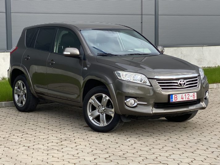 TOYOTA RAV-4 2.2D4D 110kw Automāts