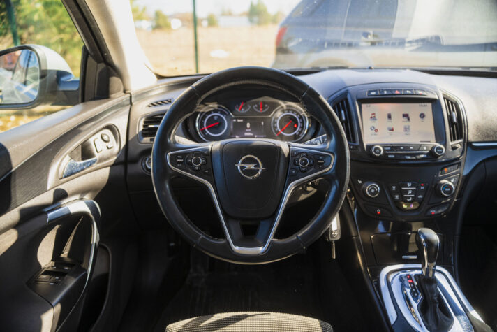 OPEL INSIGNIA SPORTS TOURER SW 4x4
