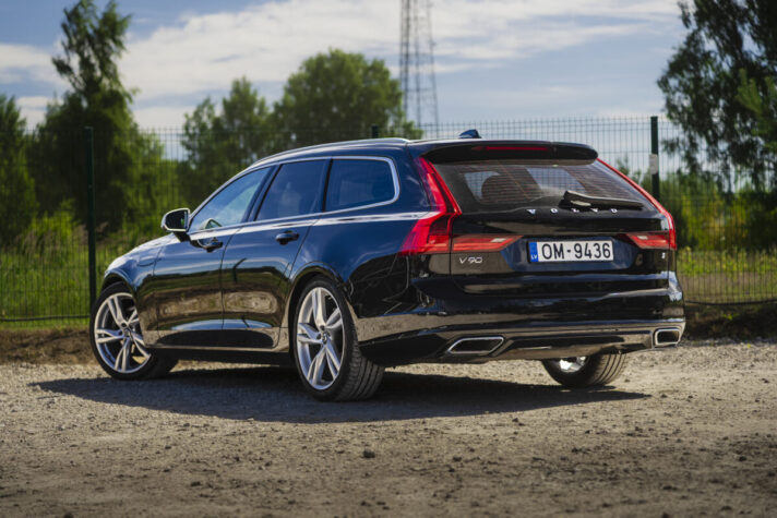 VOLVO V90 R-DESIGN