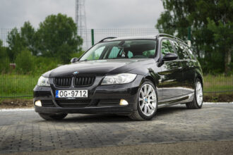 BMW 320
