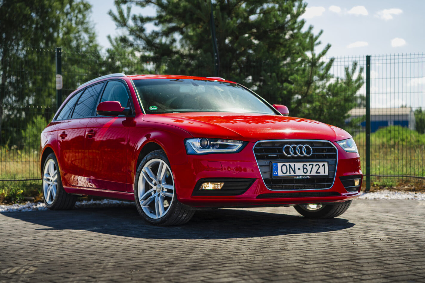 AUDI A4 AVANT QUATTRO