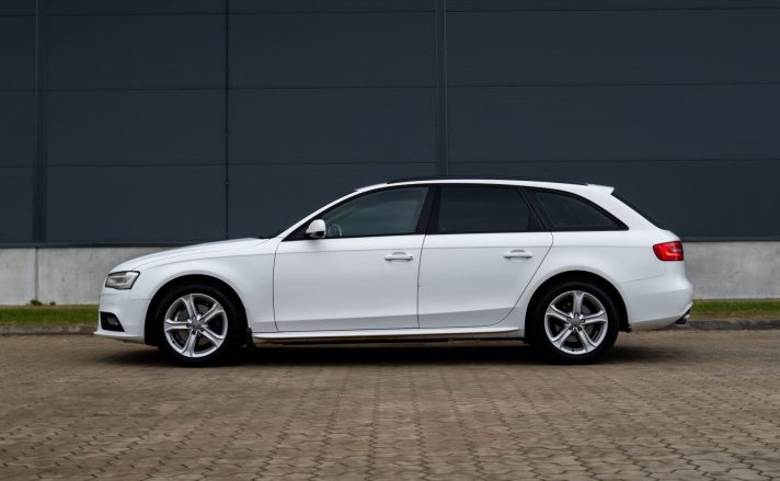 AUDI A4 AVANT