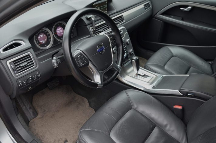 Tikko ievests. Volvo Xc70 2.4D5 (158kw-215z/s) Dīzelis 4×4 Awd pilnpiedziņas ar automātisko ātrumkārbu.
