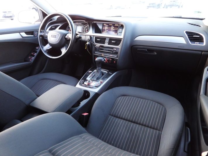 AUDI A4 AVANT