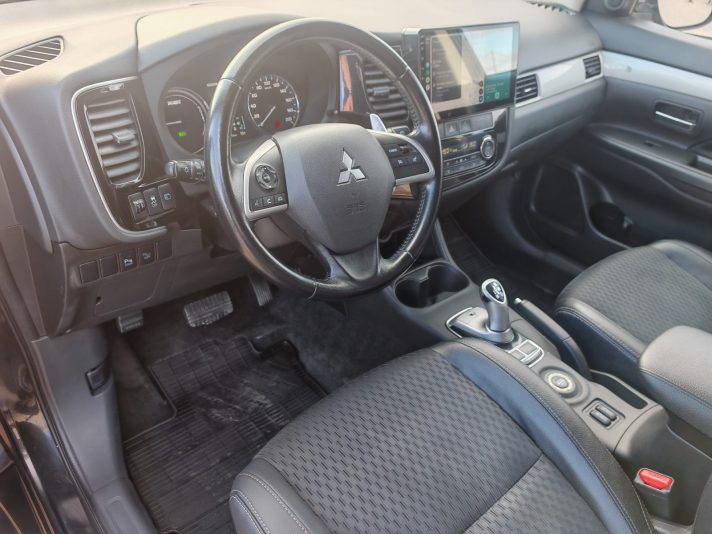 Mitsubishi Outlander PHEV CVT, 203hp, 2014