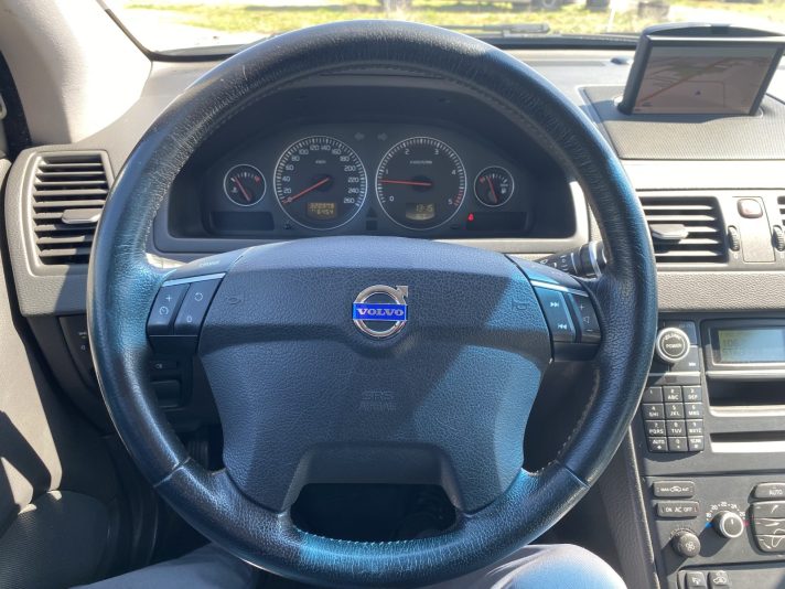 VOLVO XC-90