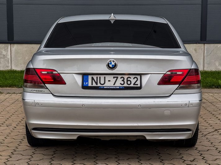 BMW 730