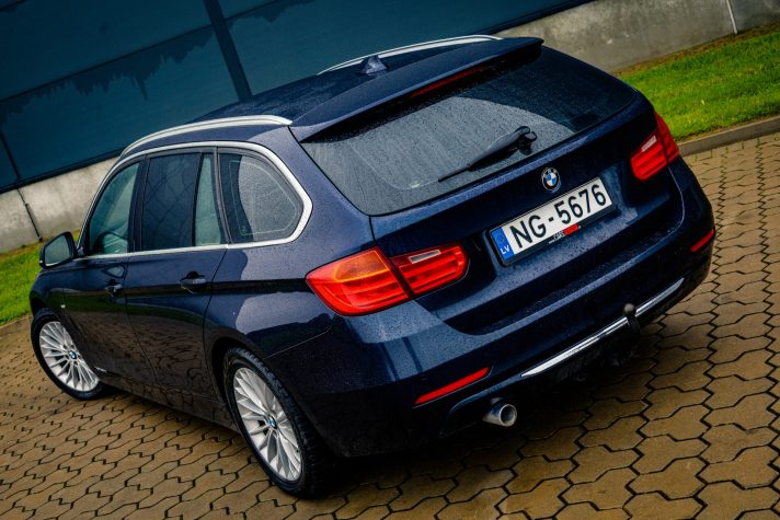 BMW 320