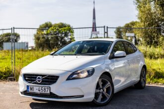 VOLVO V40
