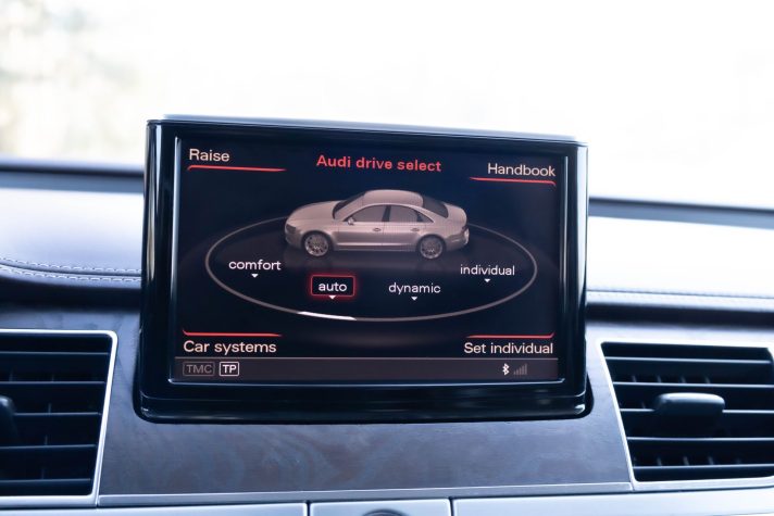AUDI A8