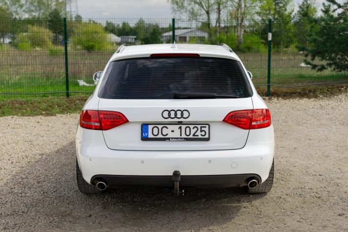 AUDI A4 AVANT QUATTRO