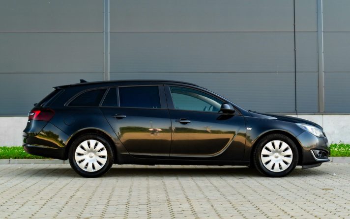 OPEL INSIGNIA SPORTS TOURER