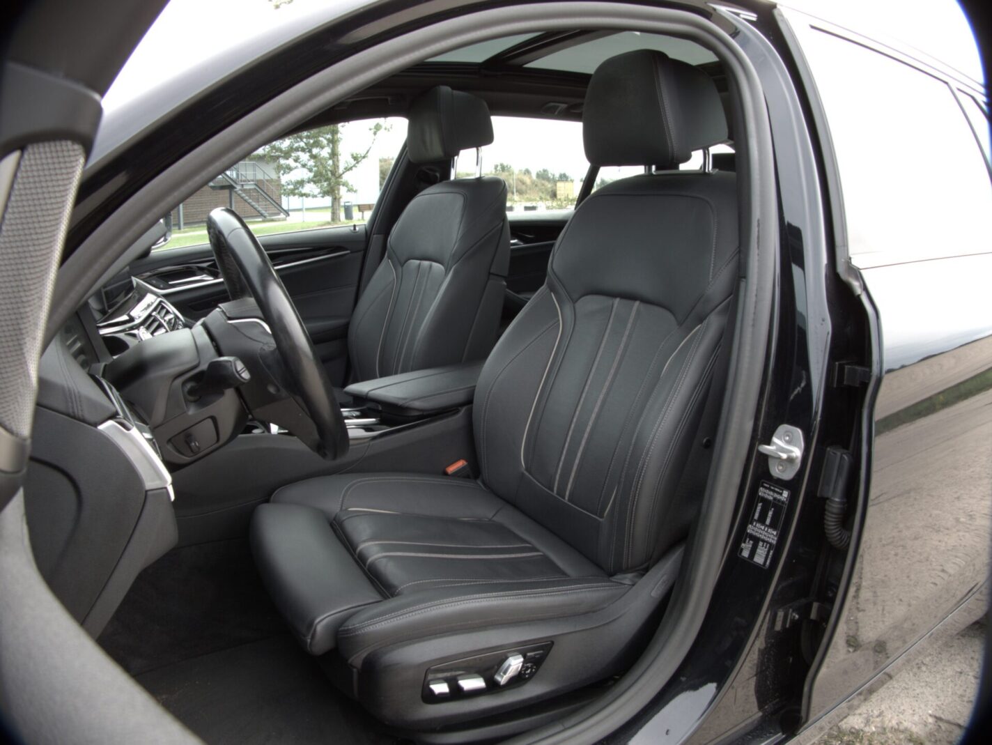 BMW 520I