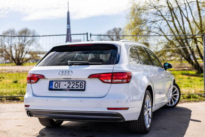 AUDI A4 AVANT