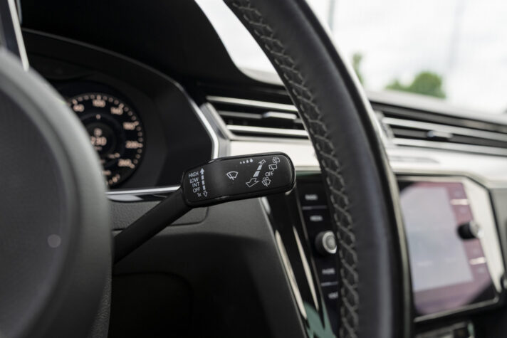 VW PASSAT R-LINE