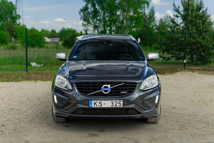 VOLVO XC60 R-DESIGN