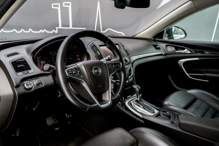 OPEL INSIGNIA SPORTS TOURER SW