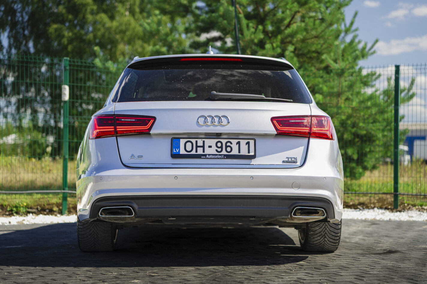 AUDI A6 AVANT QUATTRO