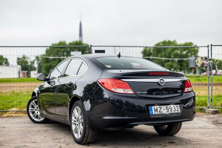 OPEL INSIGNIA
