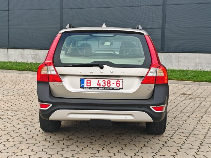 VOLVO XC70, 2,4D5 AWD. 6-KPP.