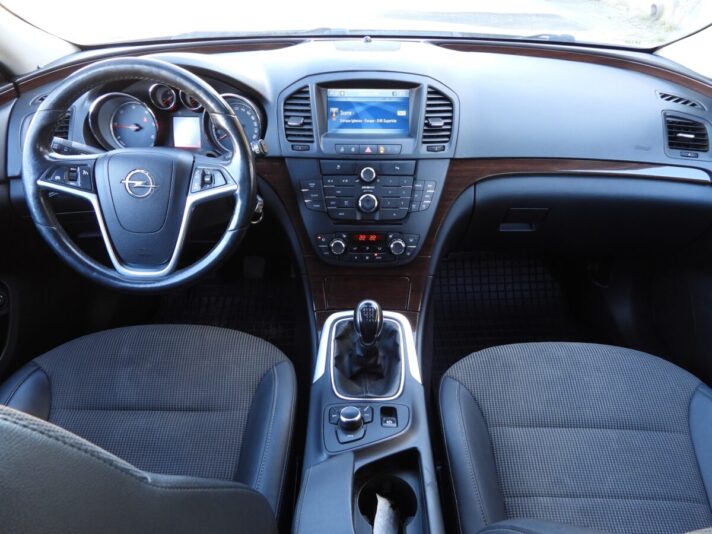 OPEL INSIGNIA