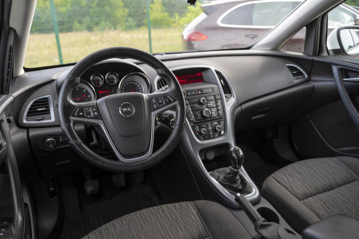 OPEL ASTRA SPORTS TOURER