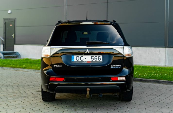 MITSUBISHI OUTLANDER