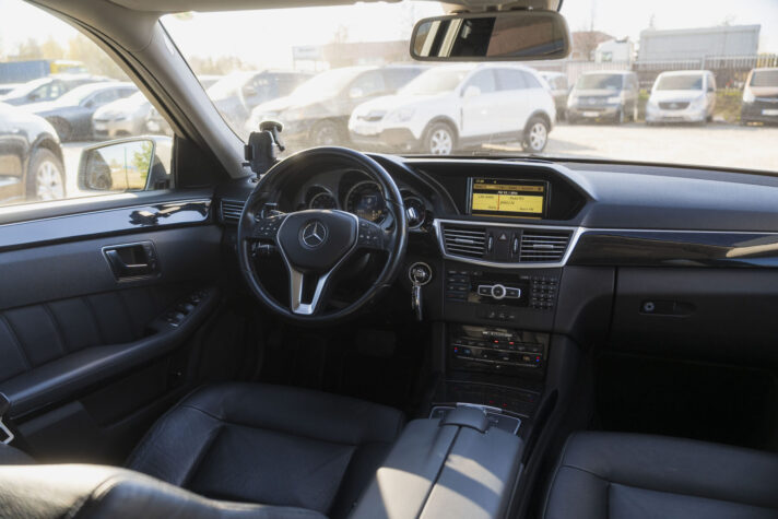 MERCEDES BENZ E250