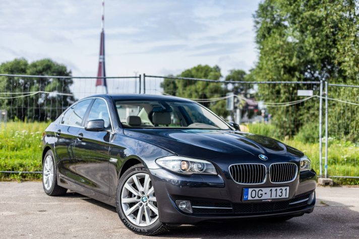 BMW 523