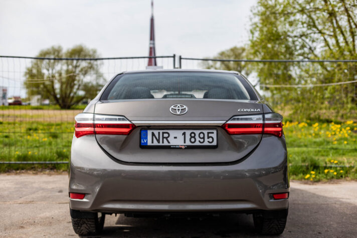 TOYOTA COROLLA