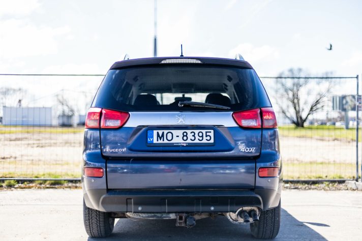 PEUGEOT 4007