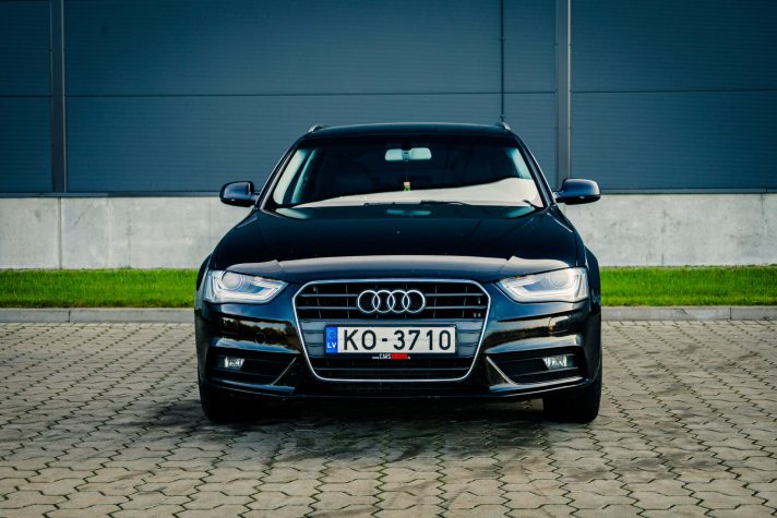 AUDI A4 AVANT