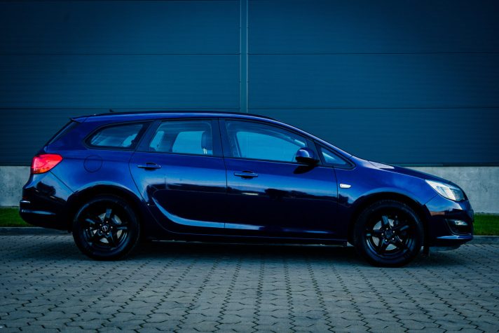 OPEL ASTRA SPORTS TOURER