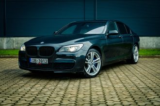 BMW 730