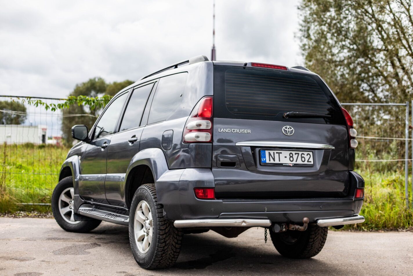 TOYOTA LAND CRUISER