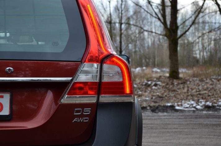 Tikko ievests. Volvo XC 70 Summum 2.4 D5 (158kw-215z/s) Dīzelis 4×4 Awd . Ar automātisko ātrumkārbu.