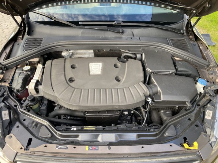 VOLVO XC60 2.4D 5-cilindru dzinējs  133kw
