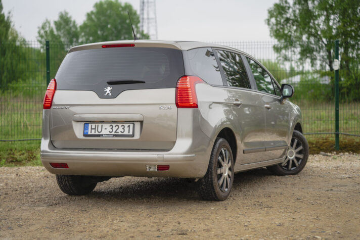 PEUGEOT 5008
