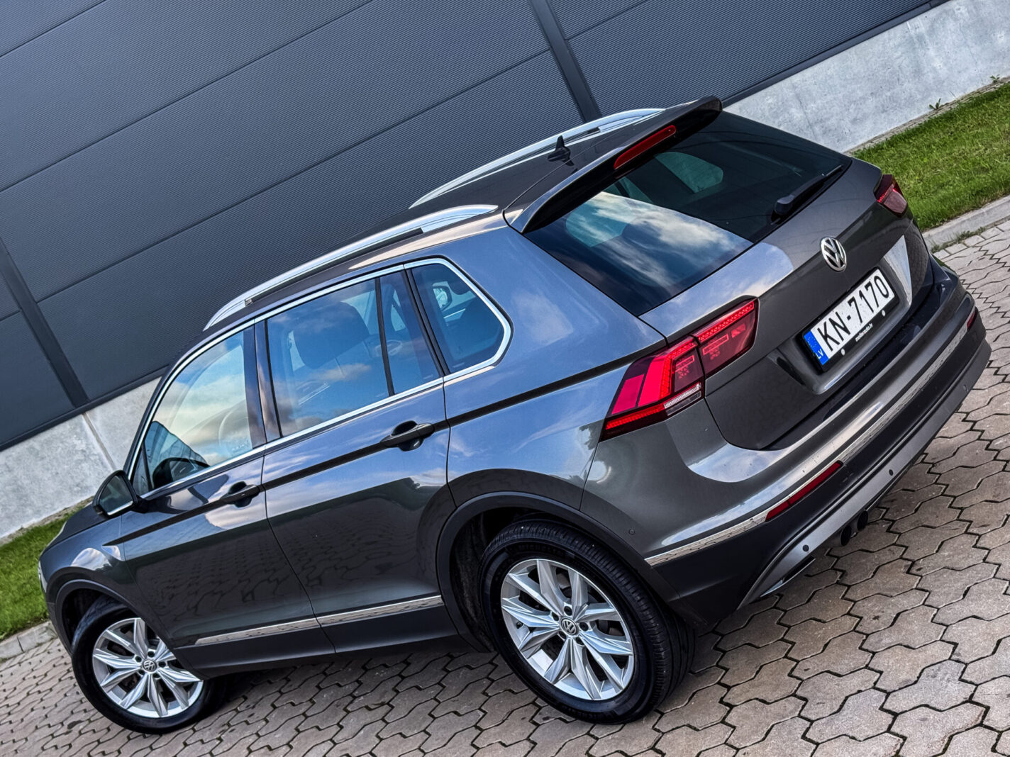 VW TIGUAN