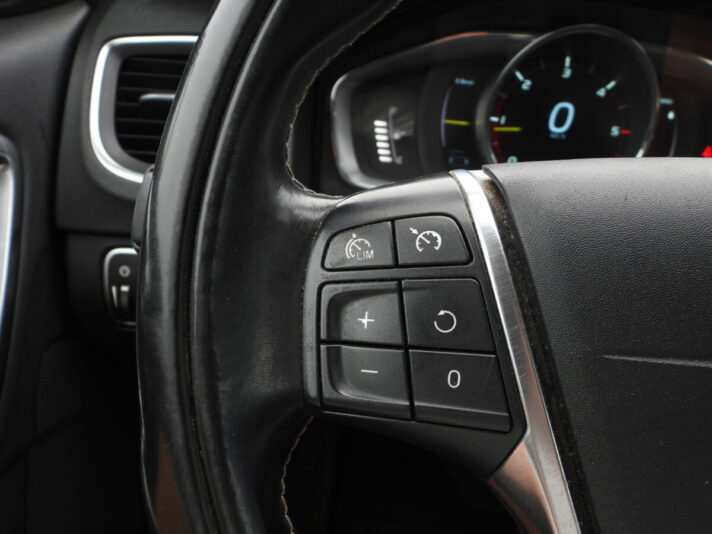 VOLVO V60 PLUG IN HYBRID