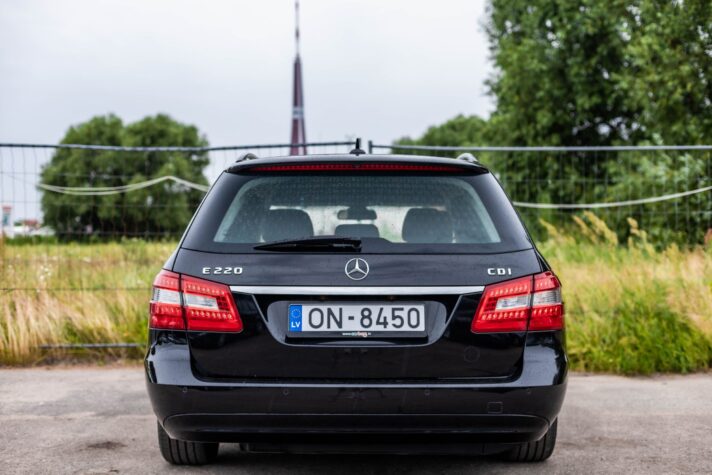 MERCEDES BENZ E220