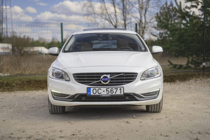 VOLVO V60 PLUG-IN HYBRID
