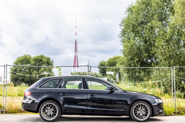 AUDI A4 AVANT