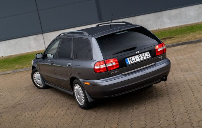 VOLVO V40