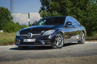 MERCEDES BENZ C180