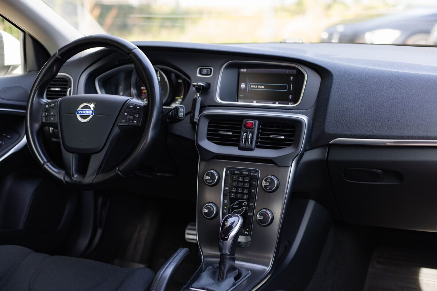 VOLVO V40