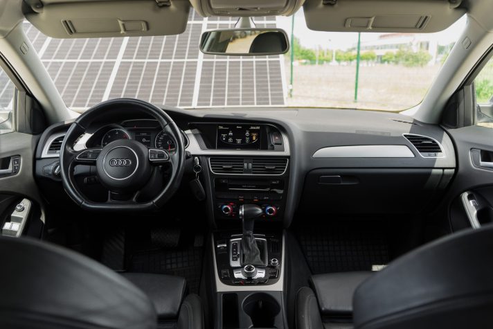 AUDI A4 AVANT