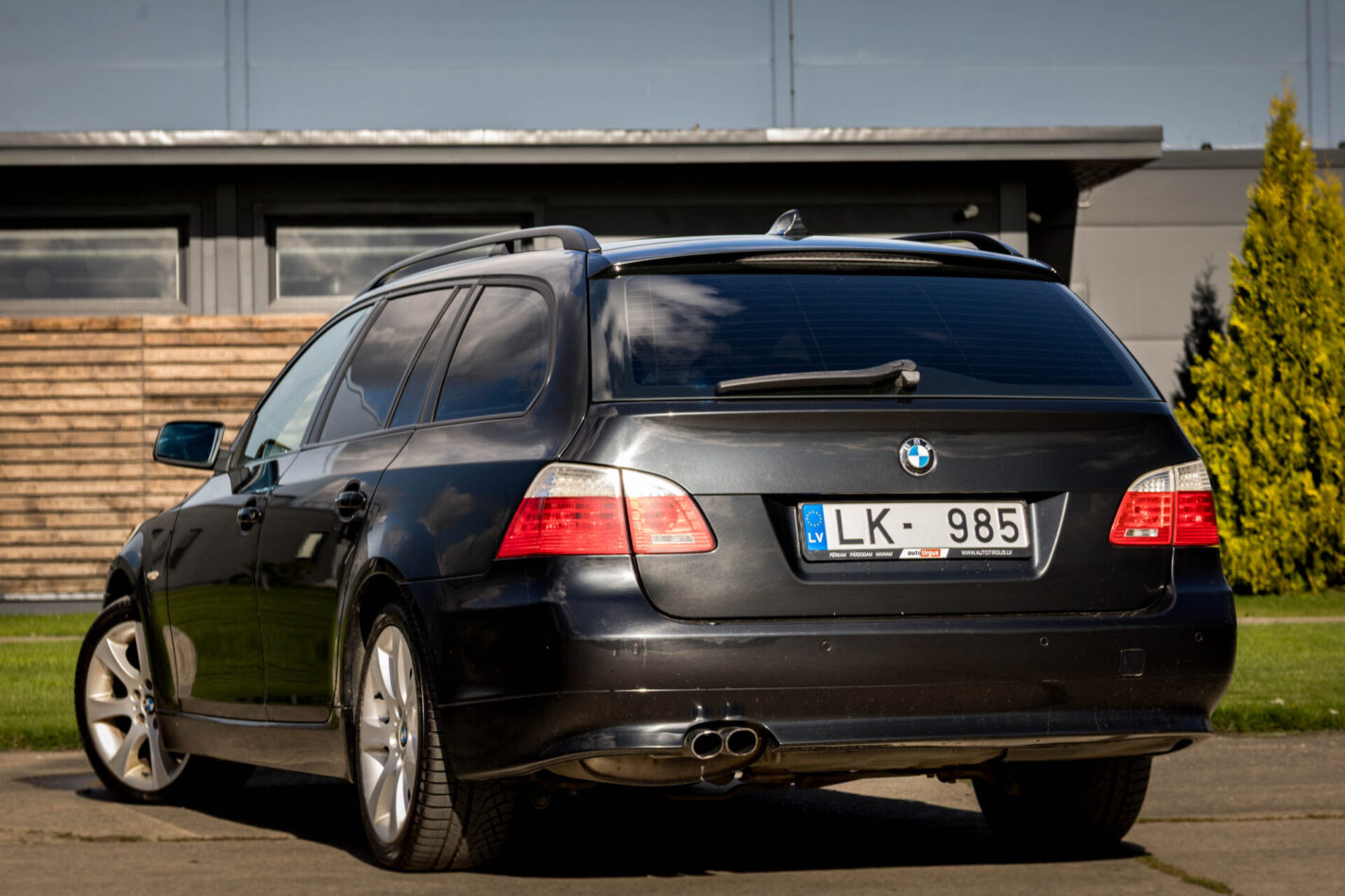 BMW 530