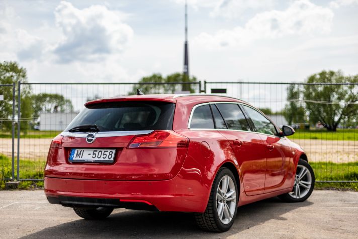 OPEL INSIGNIA SPORTS TOURER SW