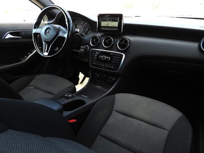 MERCEDES BENZ GLA 200
